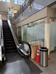 Elias Mall (D18), Retail #567735281